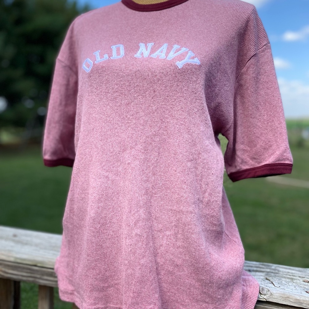 SOLD Vintage 90s Men’s old Navy ribbed T-shirt pink with red trim size L